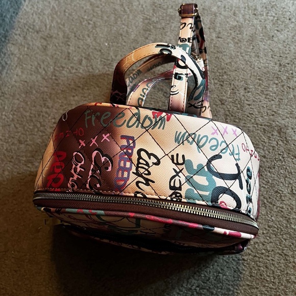 Graphic design multicolored backpack, purse, and matching wallet set - Picture 4 of 9